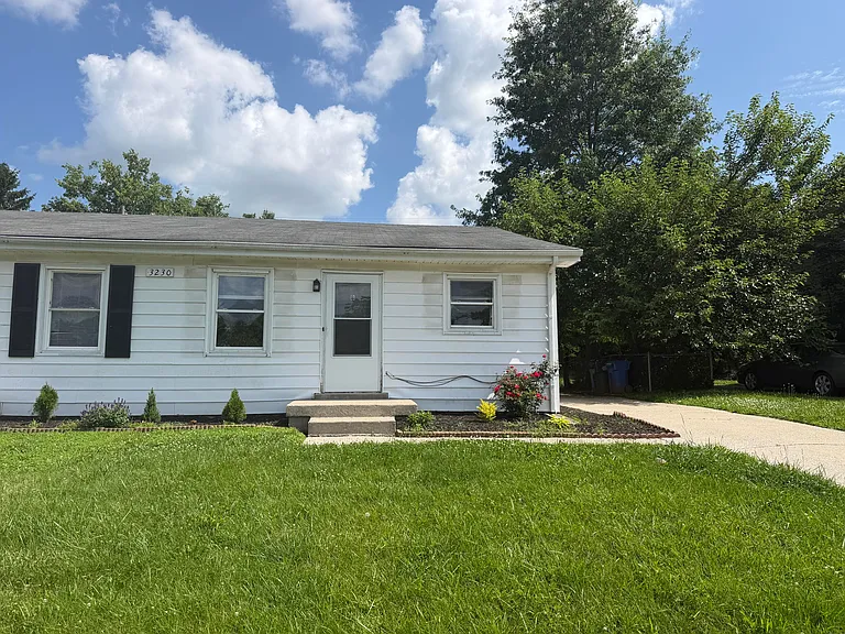 3230 Aqueduct Dr #B — Photo 1