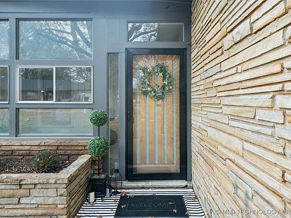 4th image of 1317 N McFarland Ave