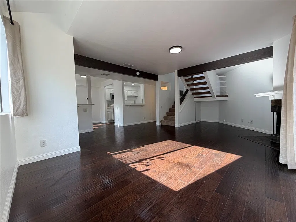 2 bed, 1243 sqft, $2,900 — Photo 4