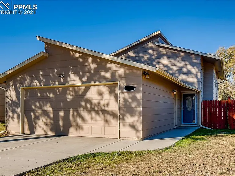 3108 Moonbeam Cir S — Photo 14