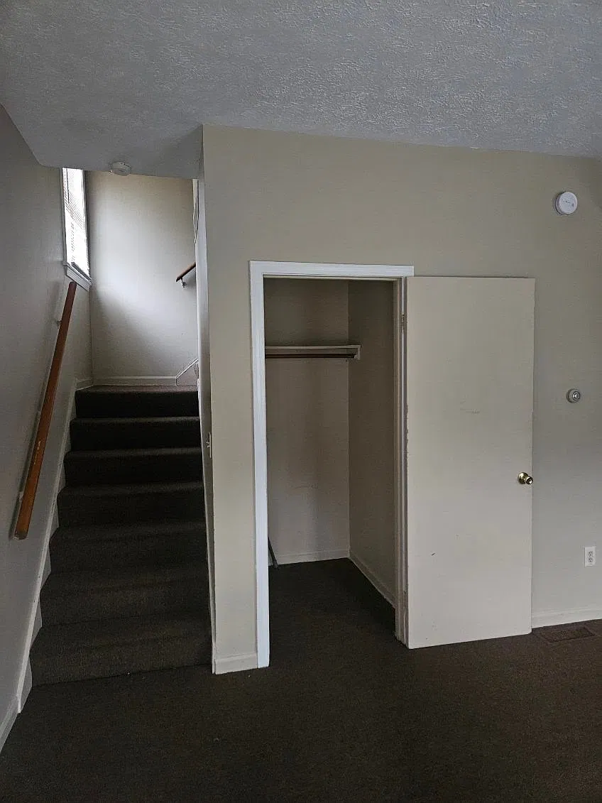 2 bed, 1000 sqft, $1,050 — Photo 1