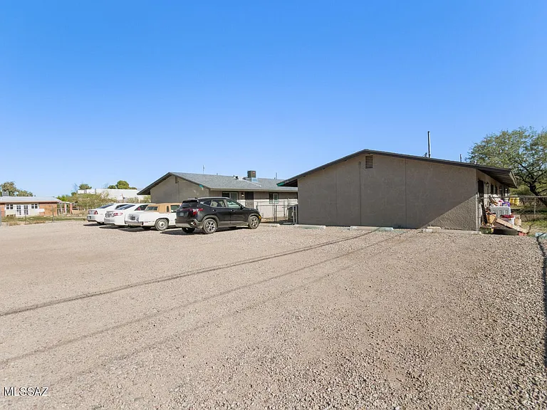 137 S Grande Ave #4 — Photo 10