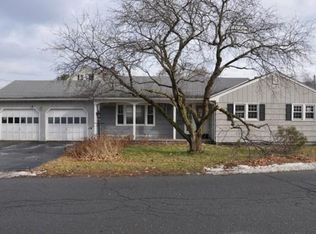 6 Lincoln St, Easthampton, MA 01027