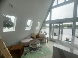 706 Andys North Shore Dr, Norfolk, NE 68701