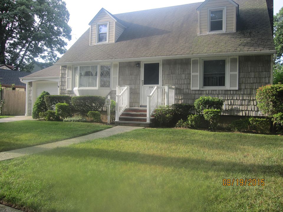 1st image of 228 Van Buren St