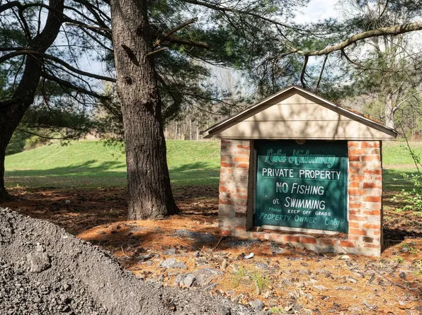 3 Lake Dr, Crimora, VA 24431