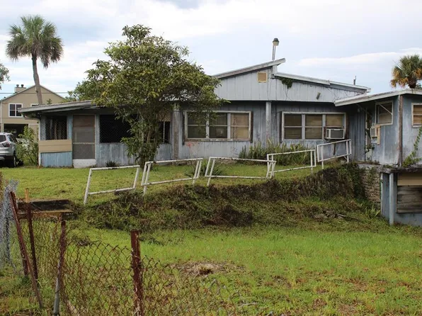 755 Indian Harbor Ave, Oak Hill, FL 32759