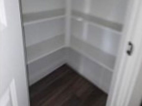 4th image of 631 Comal Dr