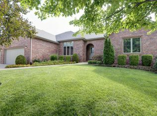 4726 S Woodpointe Ave, Springfield, MO 65810