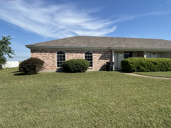 1107 N Nolan River Rd APT A, Cleburne, TX 76033