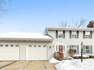 1651 Willard Ter, De Pere, WI 54115