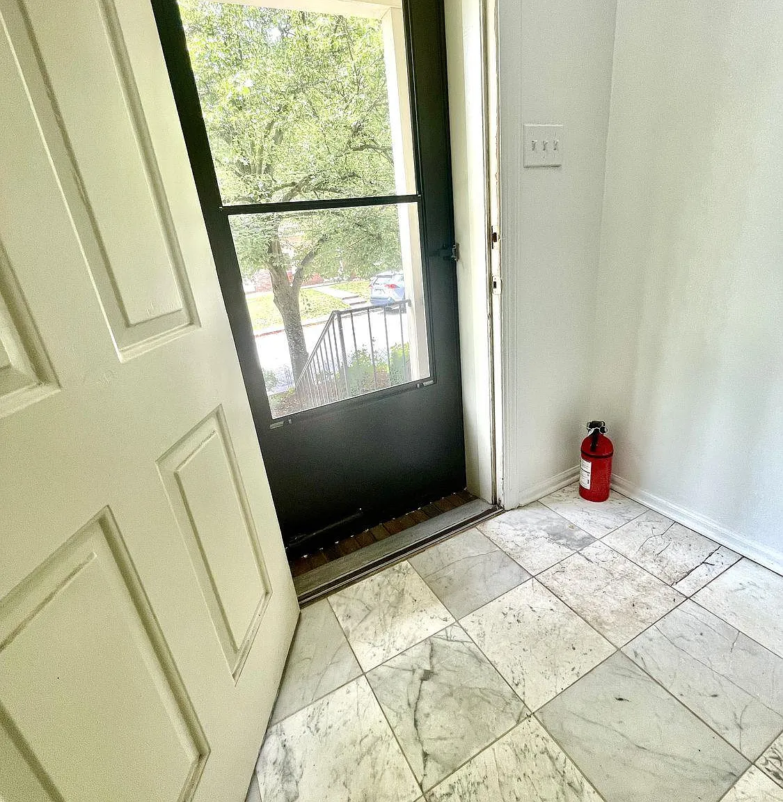 3 bed, 2.5 bath, 1702 sqft, $2,650 — Photo 2