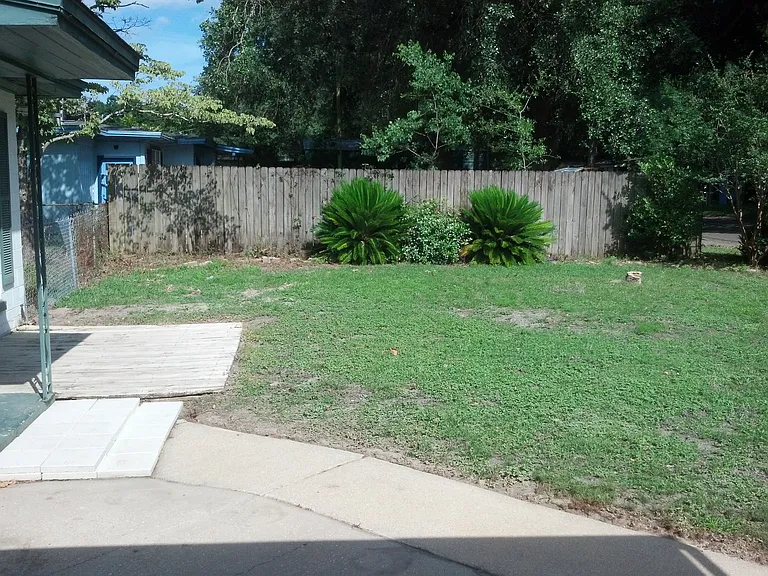 810 S Madison Dr — Photo 42