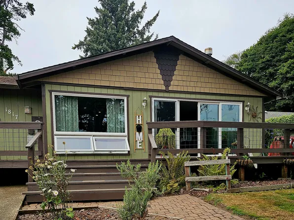 1817 NE 7th Dr, Lincoln City, OR 97367
