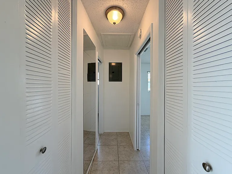 2607 Dudley Dr W #L — Photo 16