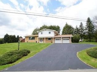 127 R J Lilley Dr, Farmington, PA 15437