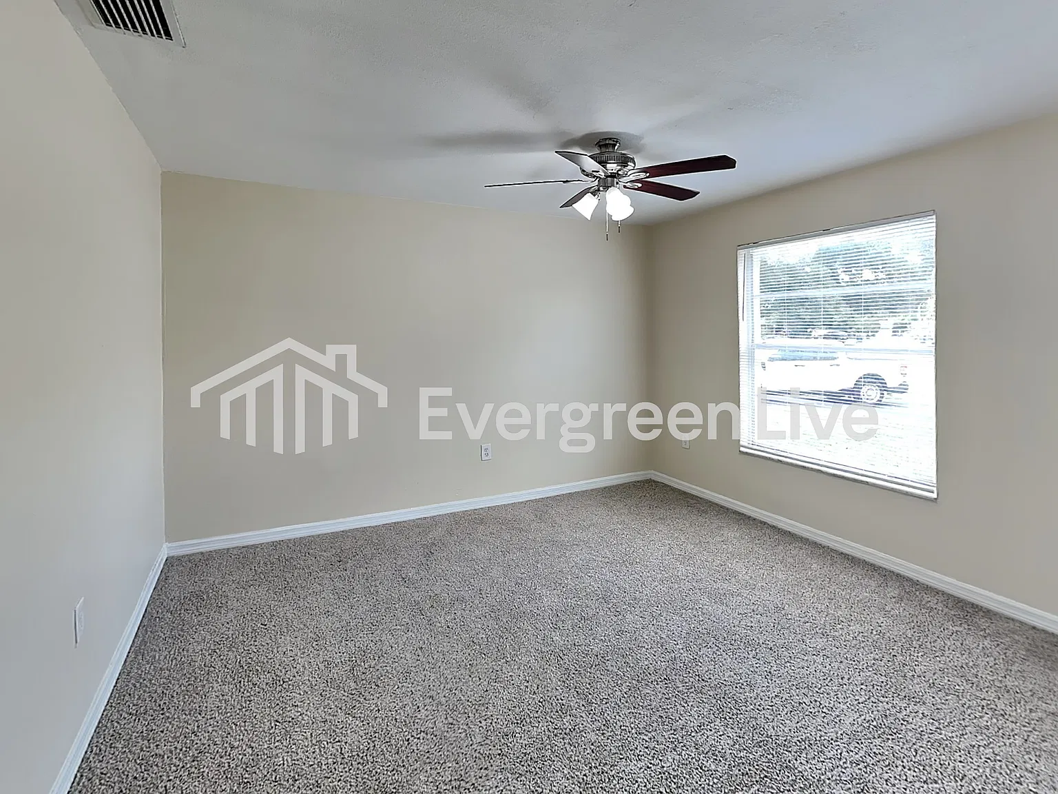3 bed, 2.0 bath, 1211 sqft, $1,595 — Photo 4