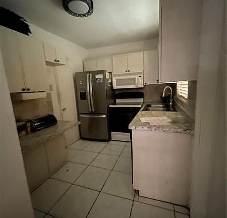 3rd image of 4310 NW 16th St APT 102
