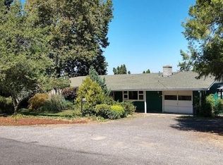 132 Theo Dr, Talent, OR 97540