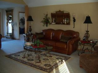 18236 W 153rd St, Basehor, KS 66007