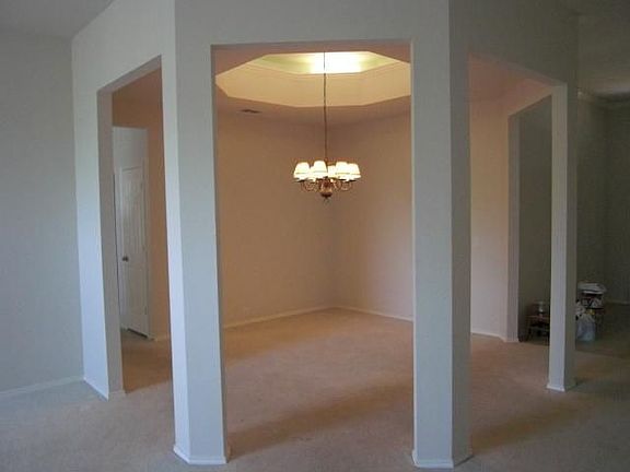 3rd image of 2443 Kingsley Dr
