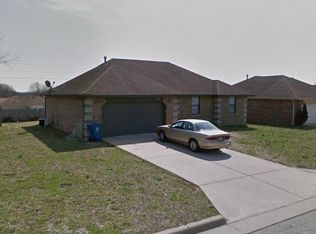 410 N Becky Cir, Nixa, MO 65714