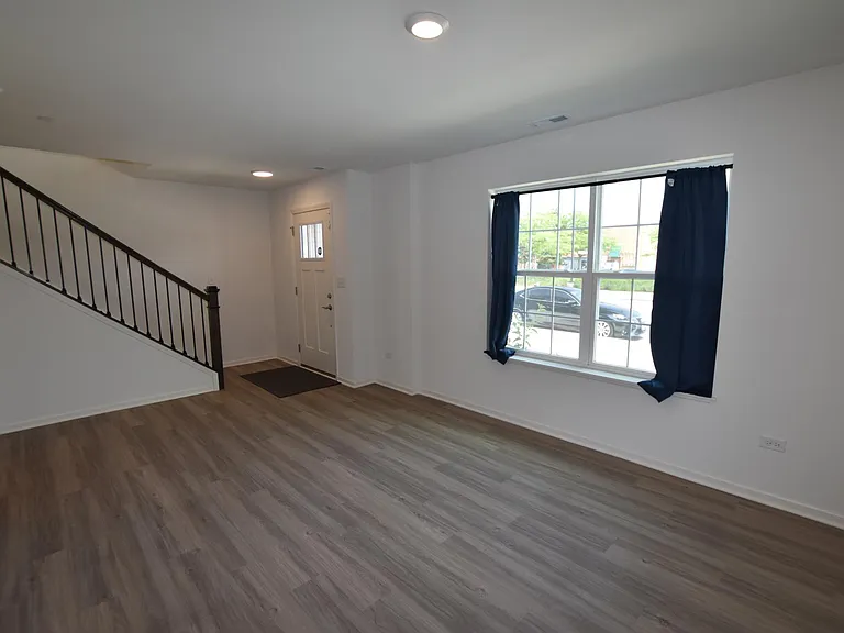 2945 Showplace Dr — Photo 9