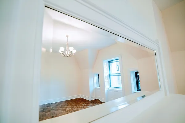 Rented by R New York | media 23