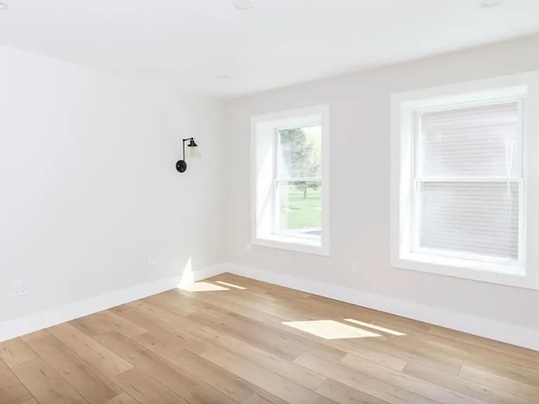 81 Eastry Ct — Photo 4