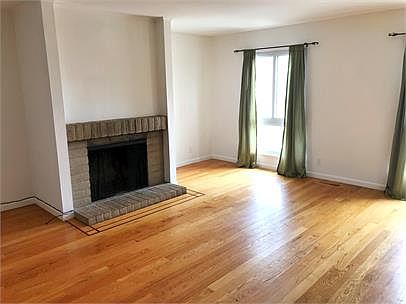 3rd image of 256 Dennis Dr