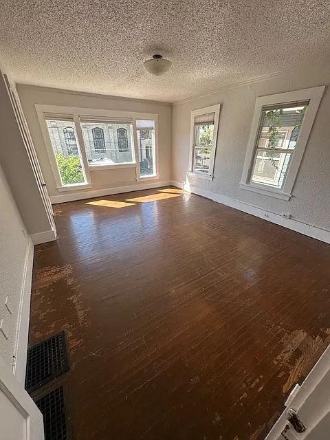 1 bed, 1000 sqft, $1,000 — Photo 4