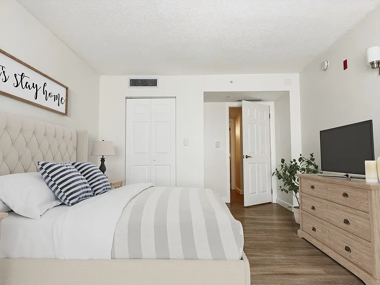 Biscayne Gardens Apartments — Photo 7