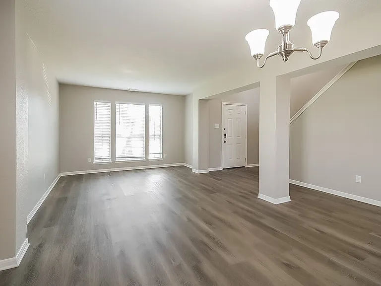 4805 E Parma Dr — Photo 7
