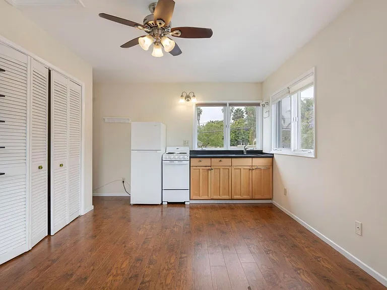 613 Coronel Pl #B — Photo 1