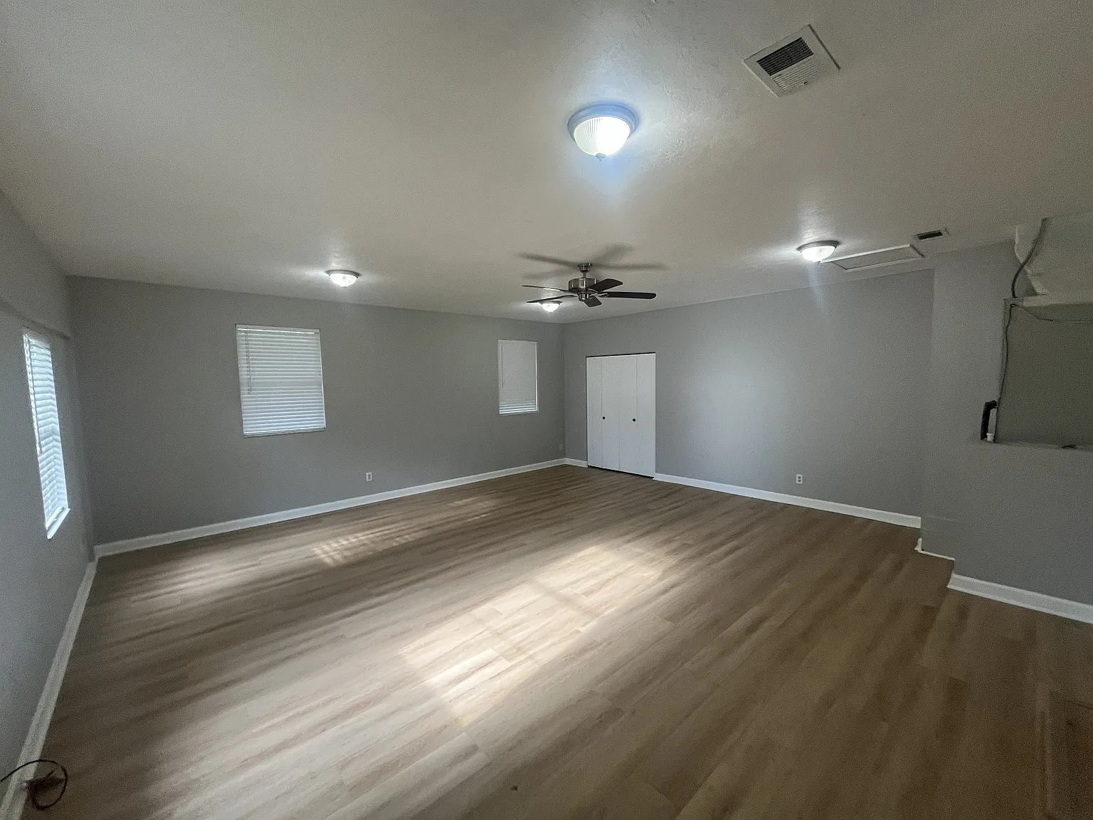 3 bed, 2175 sqft, $1,975 — Photo 4