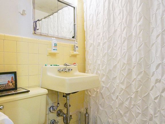 5th image of 205 2nd Ave APT 4B