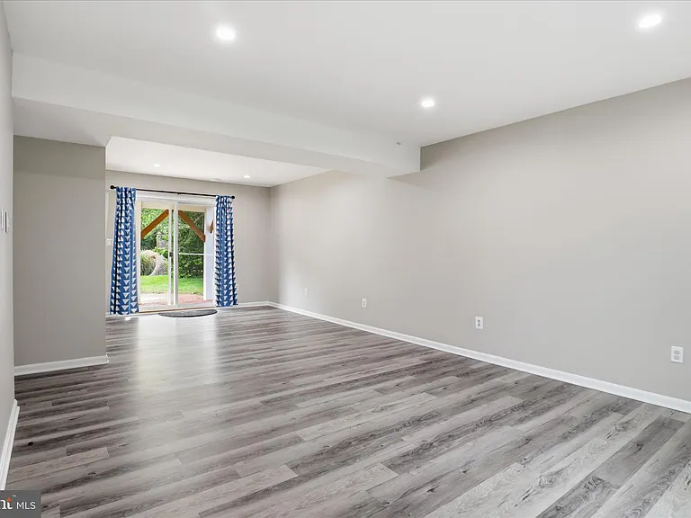 7264 Twilight Ct — Photo 33