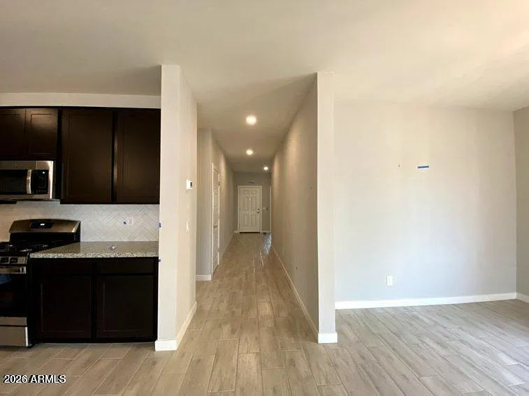 976 E White Wing Dr — Photo 3