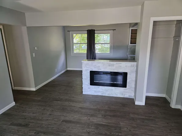 6130 W Fairmount Ave, Milwaukee, WI 53218