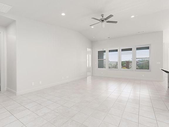 4th image of 249 W Green Jade Dr
