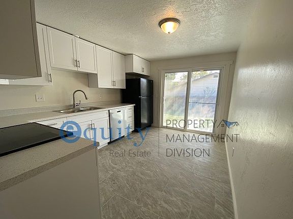 4th image of 3551 S Colby Ave