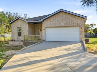 4606 Lee Way, Elmendorf, TX 78112