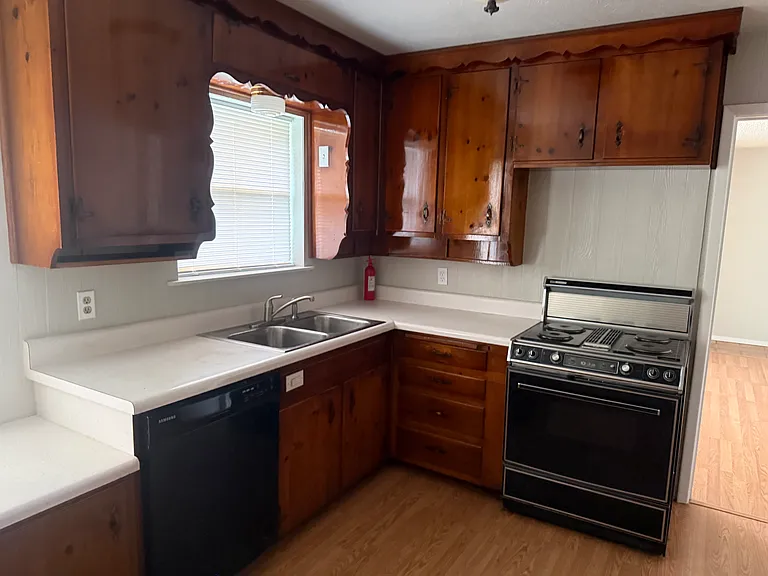 4428 Jane Anne St — Photo 11
