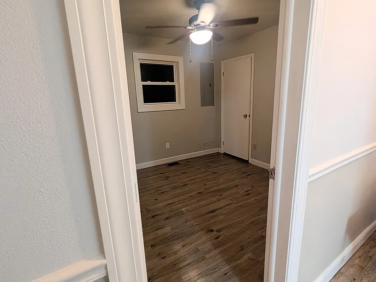 737 Ray St — Photo 4