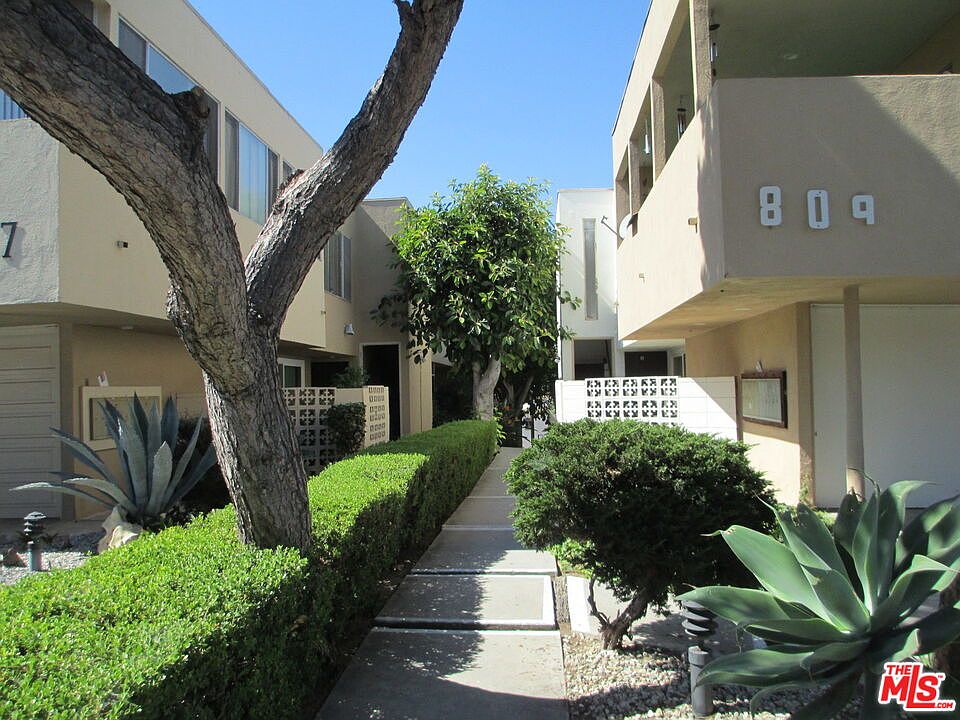 1st image of 809 Edgewood St #111
