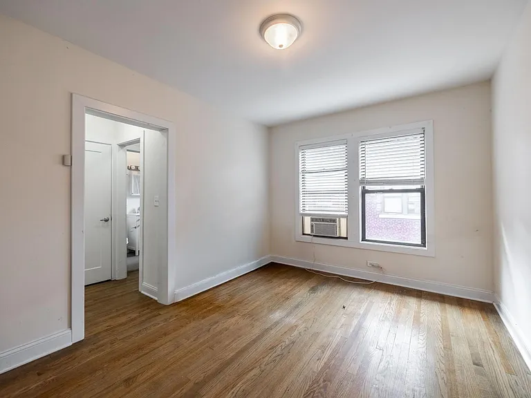 2643 N Spaulding Ave #3E — Photo 2