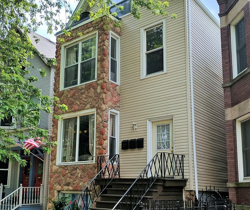 Vintage Charm in Roscoe Village!