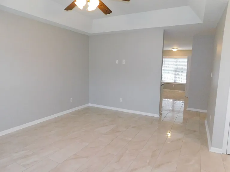 2027 E Park Dr — Photo 3
