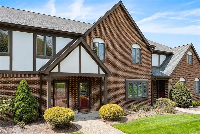 1607 Stone Mansion Dr photo 1