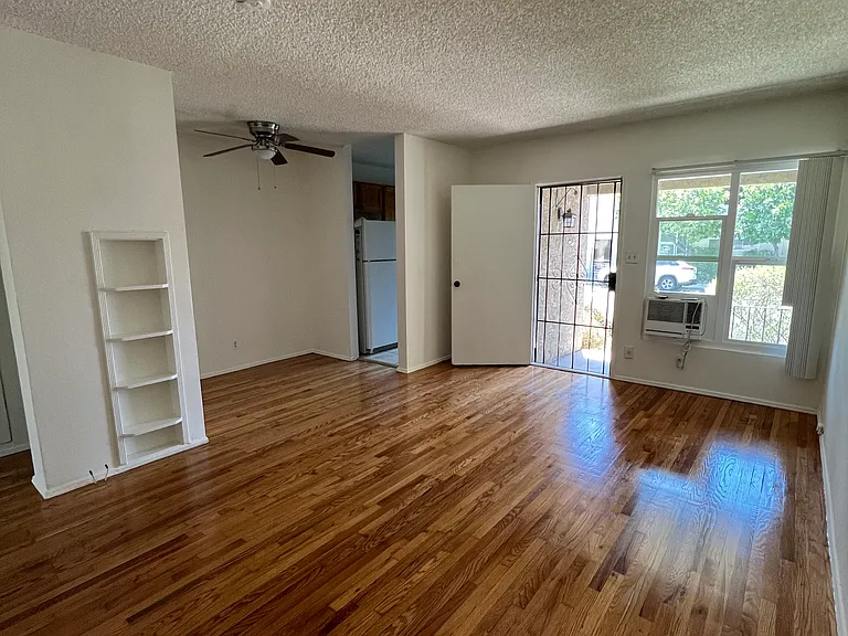 2307 Kenmere Ave — Photo 11